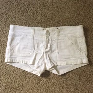 White Juniors Shorts from Hollister Size 0